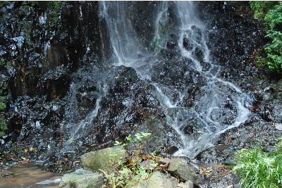 滝の下部